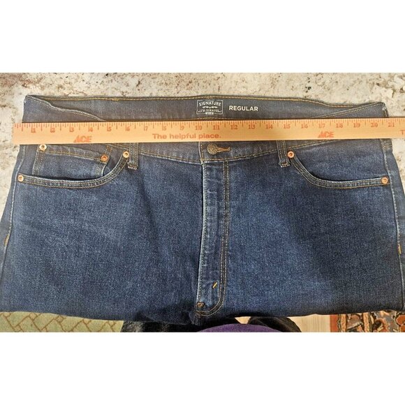 Levi's Jeans Men's 42Wx 32L Medium Wash  Gold Signature Relaxed Fit - Picture 9 of 15